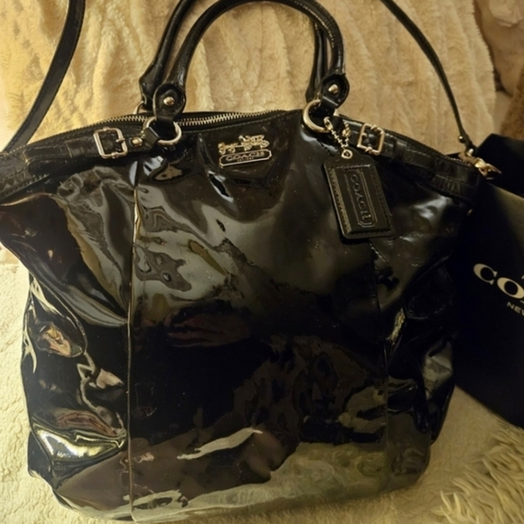 Coach Madison 2-Way Black Glass Patent Leather Satchel Handbag With Hang Tag - Picture 2 of 8